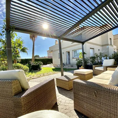 Martina 4 Bedroom With Air Conditioning & Private Swimming Pool Ideal For Families