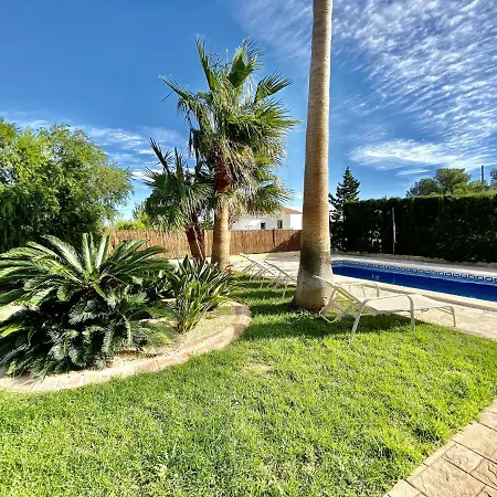 Martina 4 Bedroom With Air Conditioning & Private Swimming Pool Ideal For Families