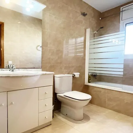 Martina 4 Bedroom With Air Conditioning & Private Swimming Pool Ideal For Families *